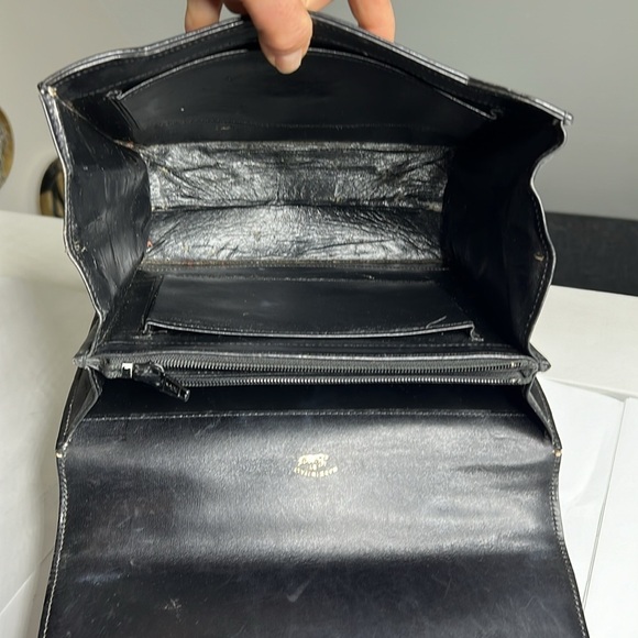 Gucci 1970’s Structured Black Leather Handbag on 18” Chain - Picture 16 of 16